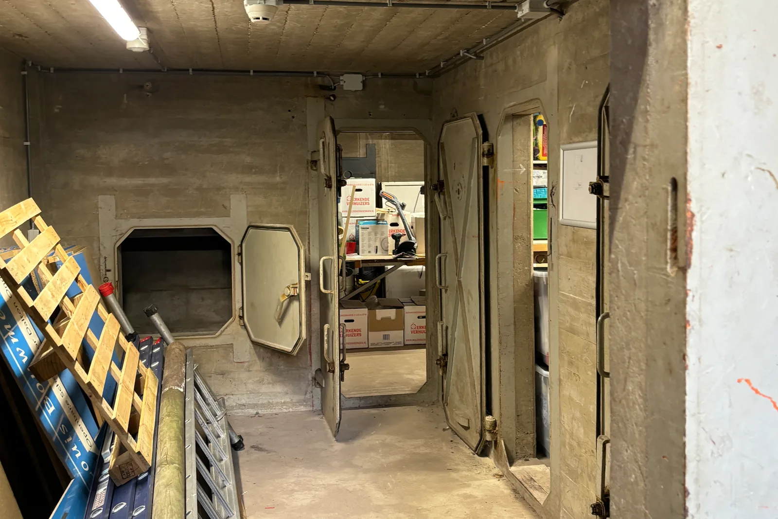 Iron blast doors against air raids